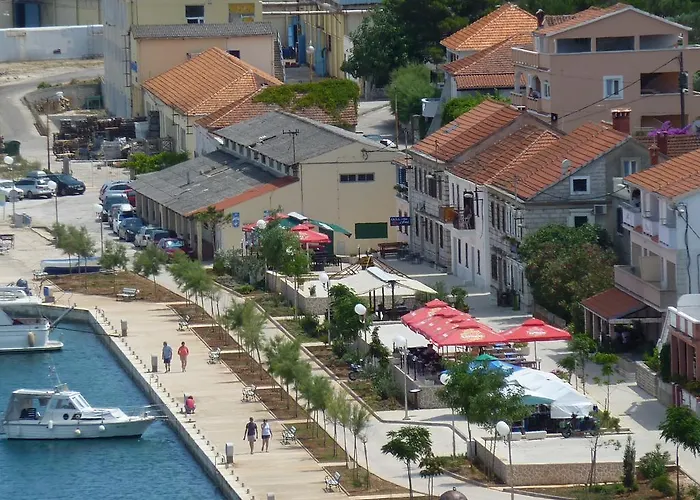 Apartment With Sea View Sali