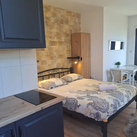 Apartman With Sea View *