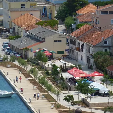Apartment With Sea View Sali