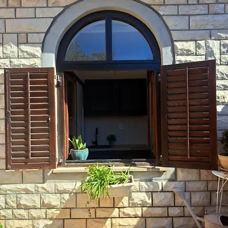 With Sea View Apartamento Sali